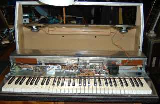 Whitewashed Wurlitzer, EP200